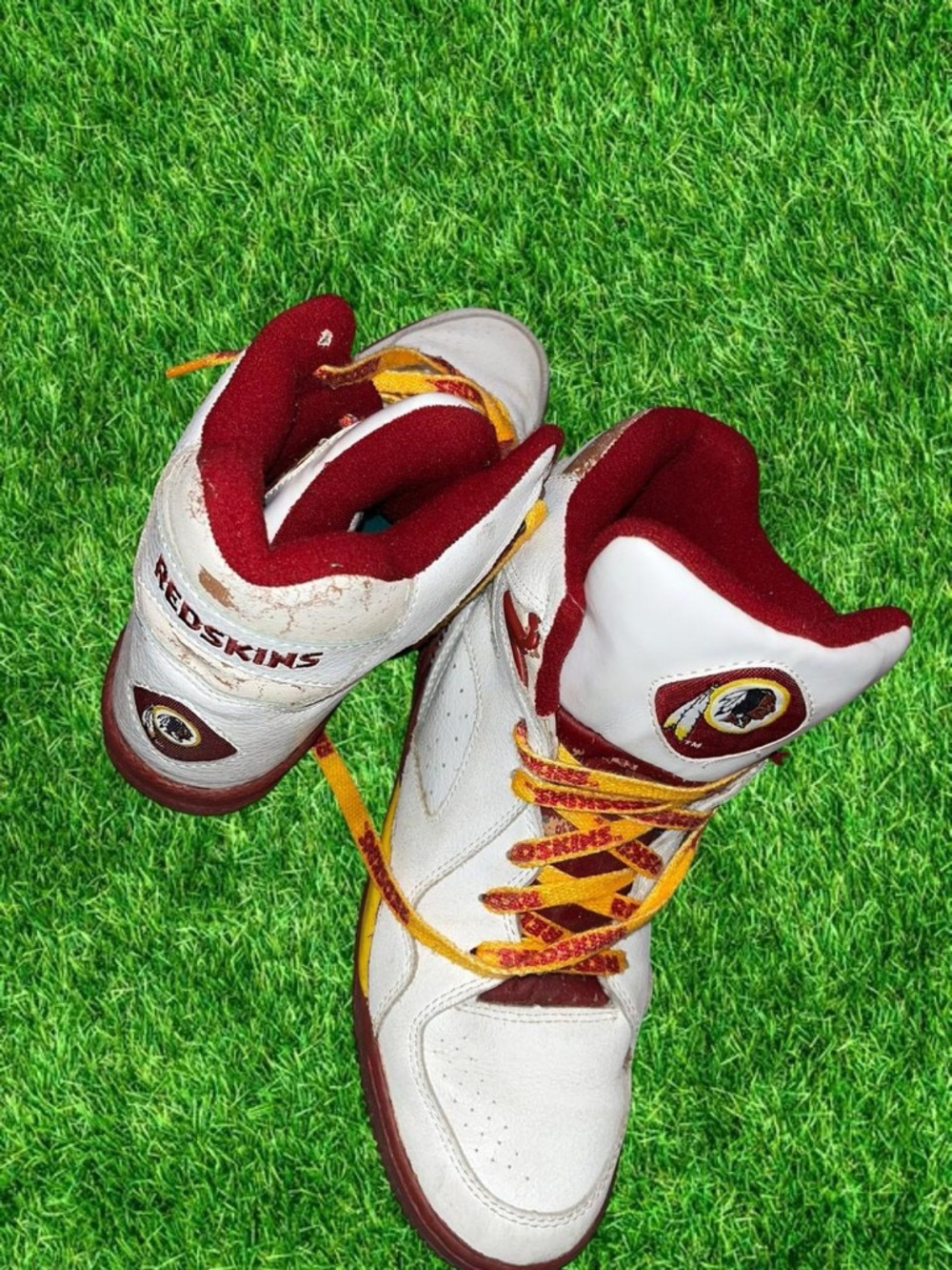 Rare 1992 White and red Washington Redskins NFLTeam leather high-top trainers